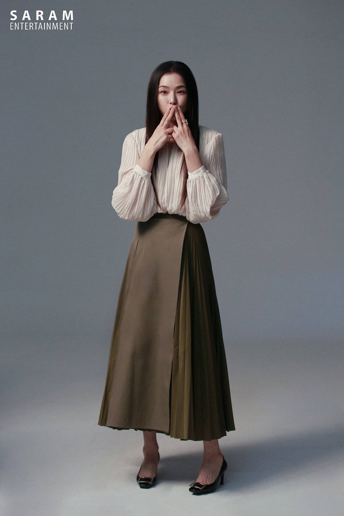 Lee Ha Nee Saram Entertainment Profile photos